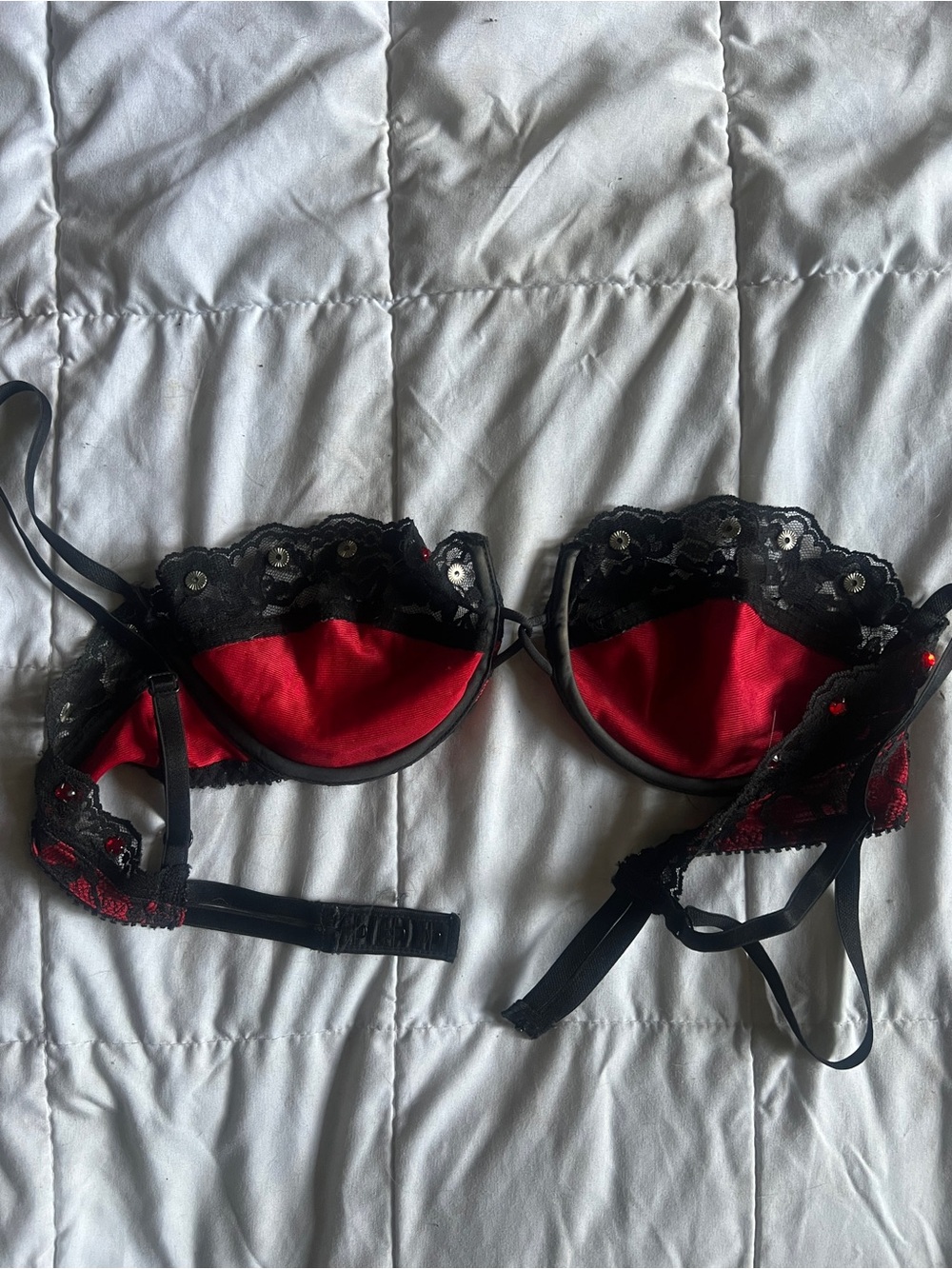 BLACK AND RED VINTAGE LACE BALCONETTE BRA WITH GEMS - Picture 9 of 9